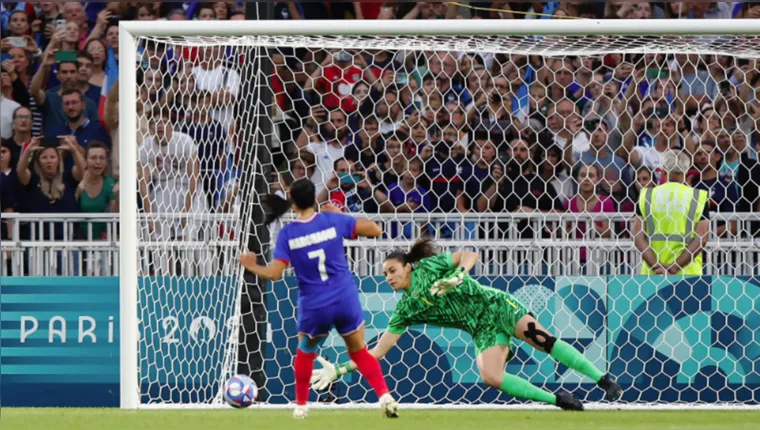 Imagem ilustrativa da notícia Brasil cala a França, vence e avança no futebol feminino