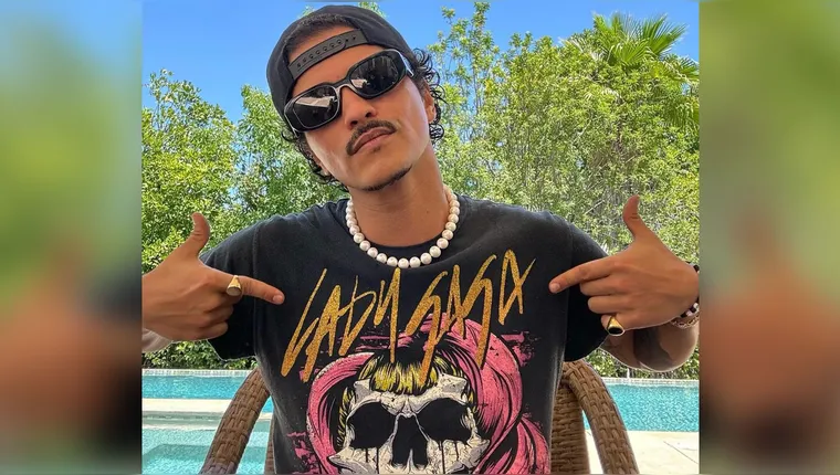 Imagem ilustrativa da notícia Bruno Mars aquece o gogó e se prepara para turnê pelo Brasil