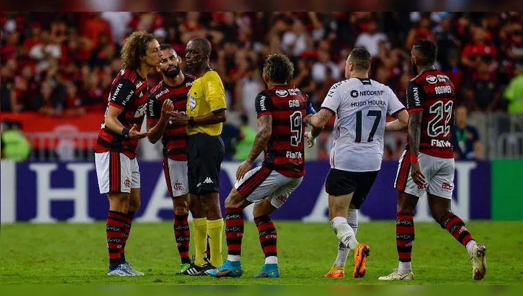 Imagem ilustrativa da notícia Flamengo detona arbitragem antes de semifinal da Copa do BR