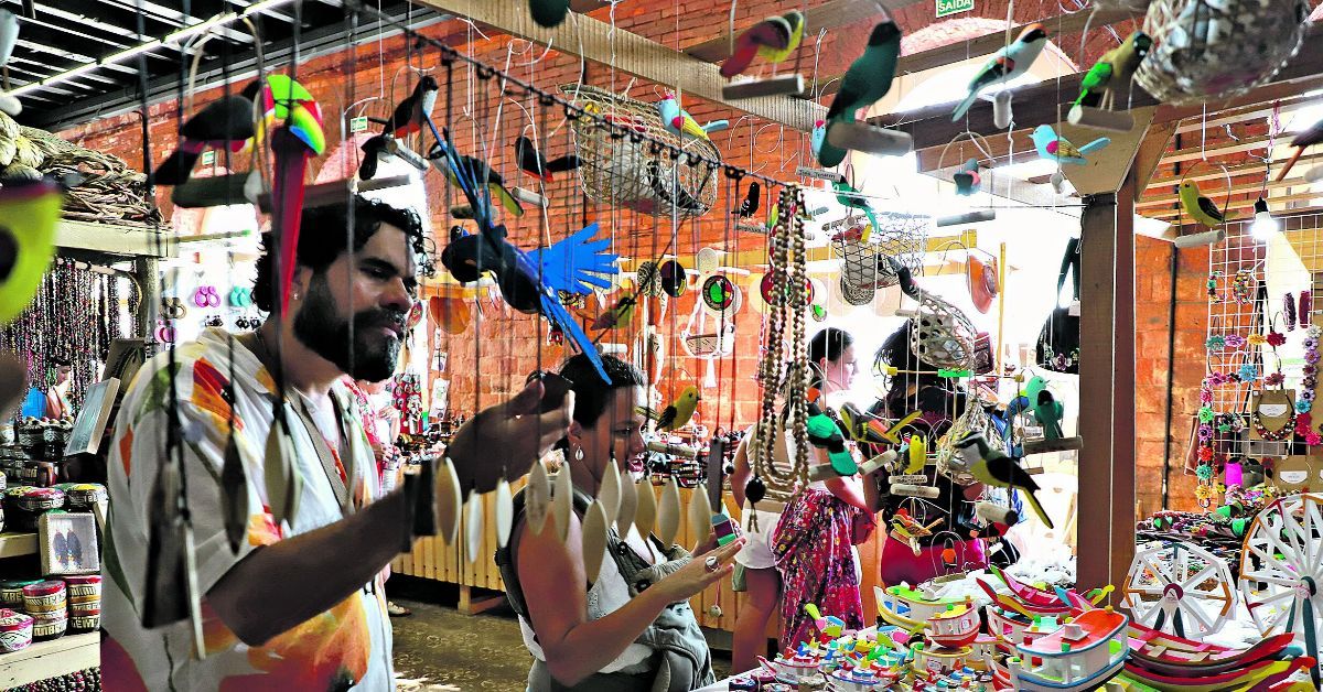 Movimentação de turistas na feira do Ver-o-Peso