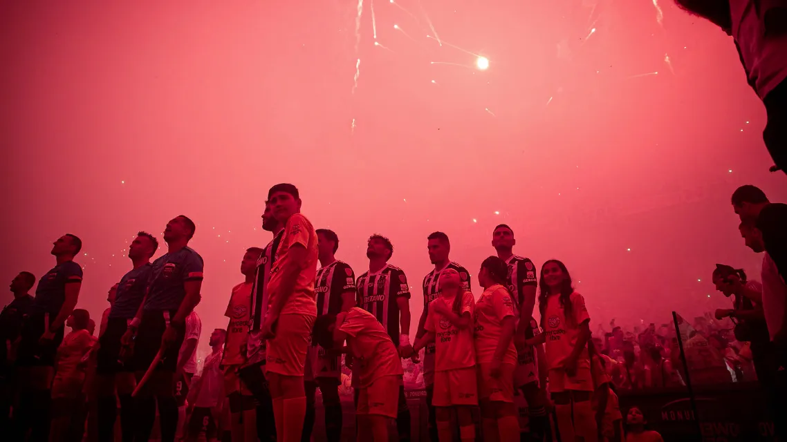 Clubes estão ficando no vermelho