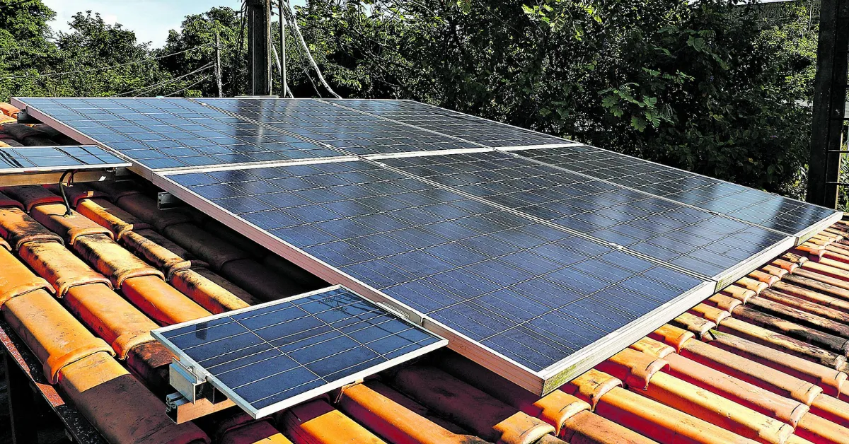 Tecnologias renováveis como painéis solares mais eficientes têm revolucionado a forma como a sociedade consome eletricidade.