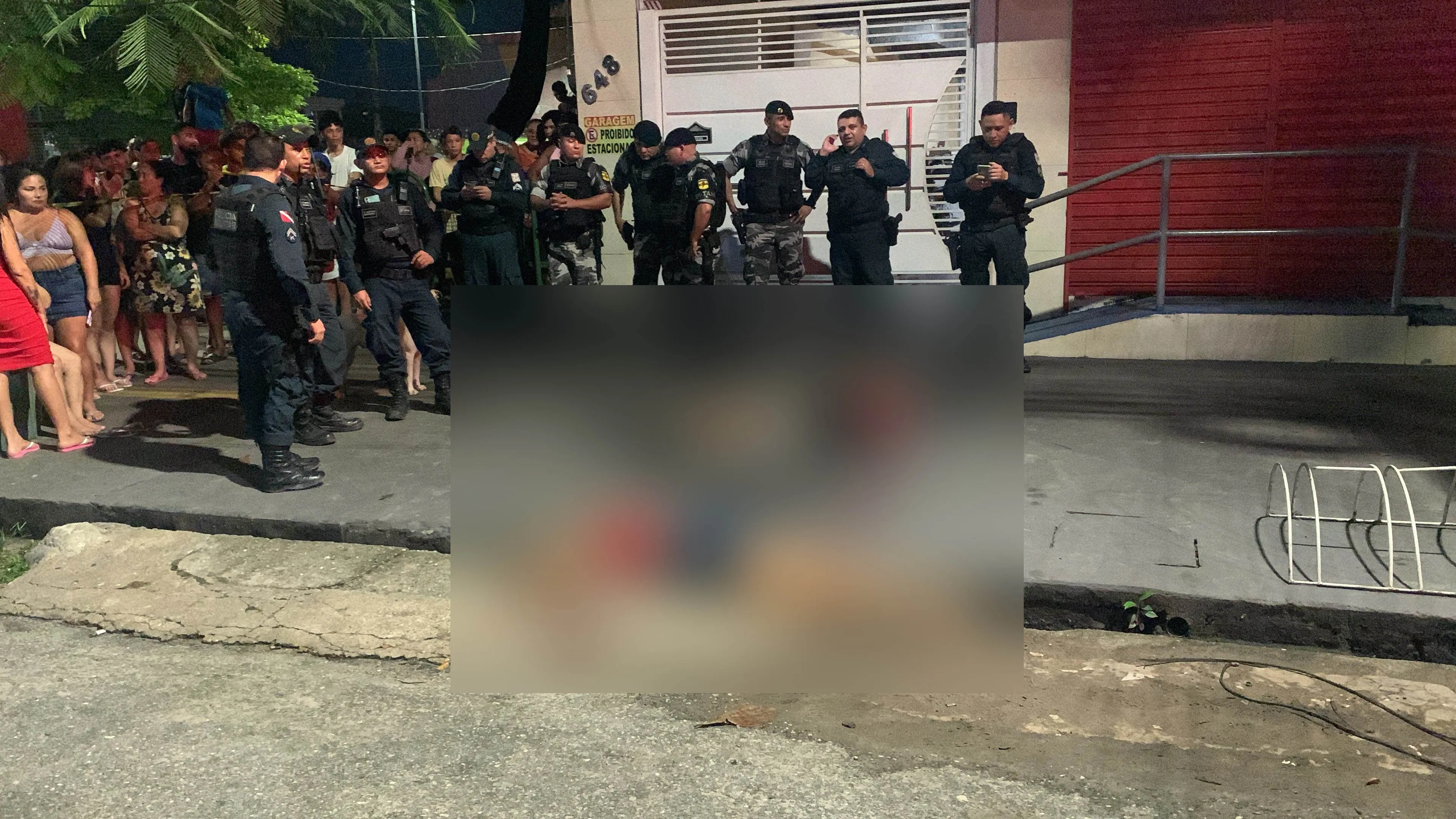 Casal cai morto em praça no Guamá