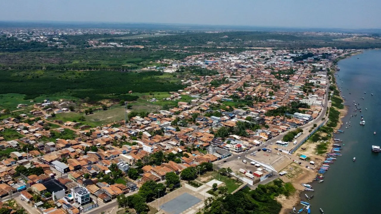 A localização estratégica do Distrito Industrial de Marabá, combinada com sua vocação mineral, tem sido um fator de atração para empresas de diversos portes.