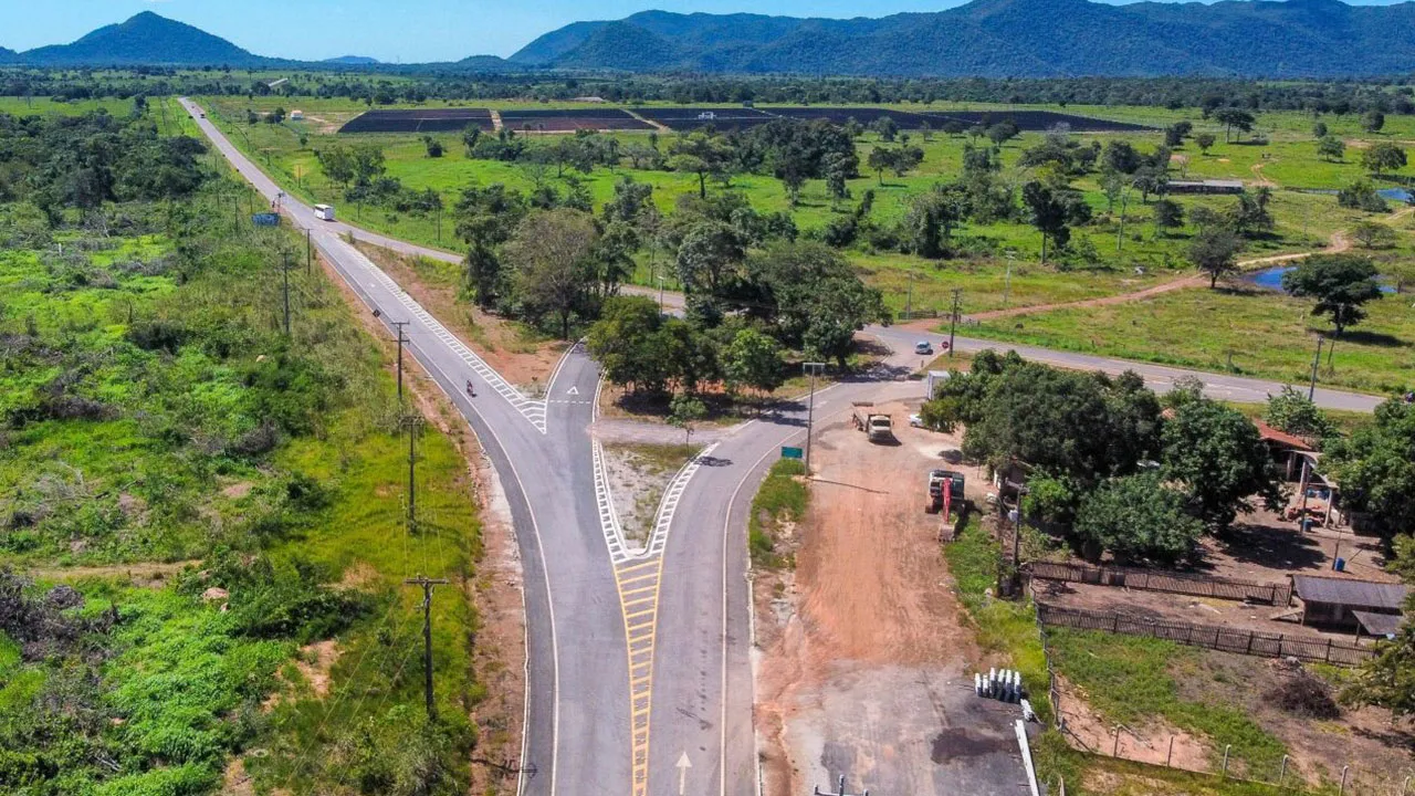 Entre os trechos já entregues, destaca-se a pavimentação de mais de 37 km no perímetro urbano de Cumaru do Norte, concluída no ano passado