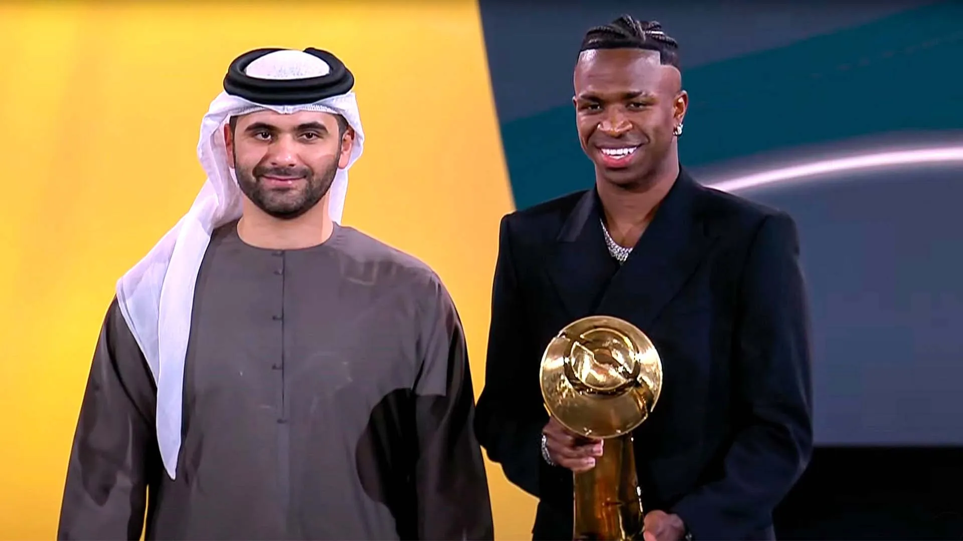 Vini foi eleito o melhor do mundo novamente, desta vez levando o Globe Soccer Awards