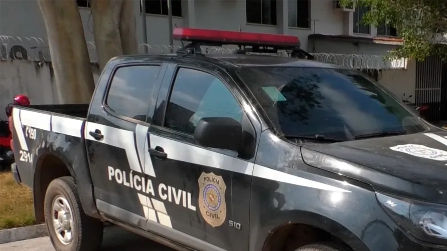 A Polícia Civil informou que está realizando buscas para identificar e localizar os suspeitos.