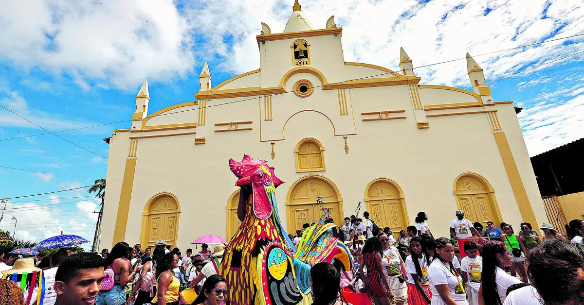 Organizado pelo Instituto Arraial do Pavulagem, O Cordão do Galo faz parte das ações de salvaguarda da Festividade do Glorioso São Sebastião.