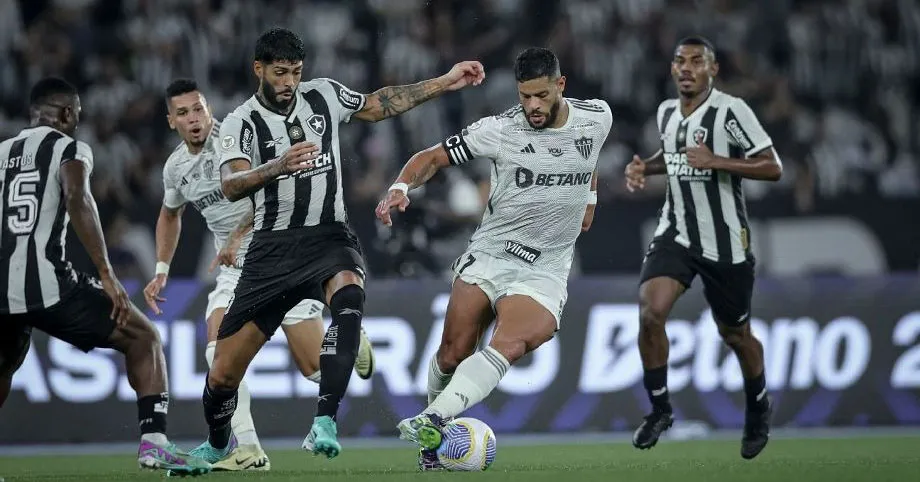 Às vésperas da final da Libertadores, Atlético-MG e Botafogo se enfrentam pelo Brasileirão em busca de pontos decisivos.