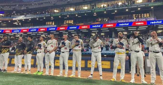 Esli García assistiu ao confronto entre Leones del Caracas e Navegantes de Magallanes, na última quarta-feira (27).