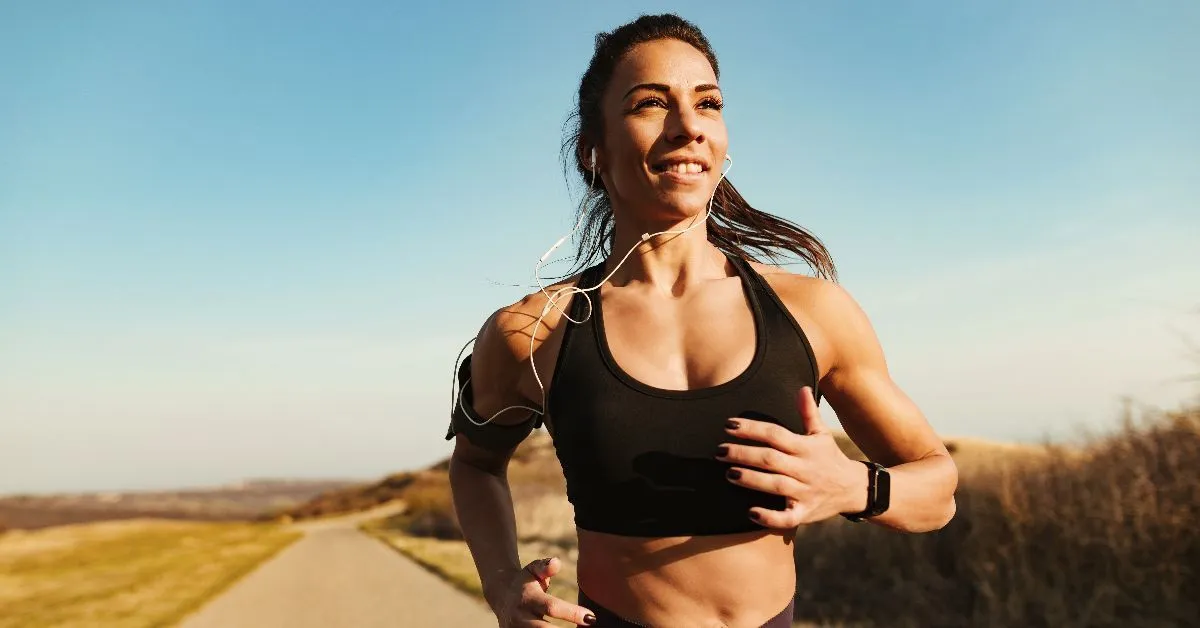 Busque por um hobbie que te traga bem-estar físico e mental. Muitas pessoas são adeptas de corrida, por exemplo.