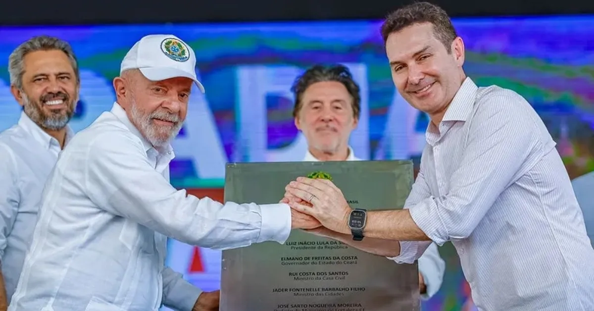 Na foto, o presidente Lula e o ministro das Cidades, Jader Filho