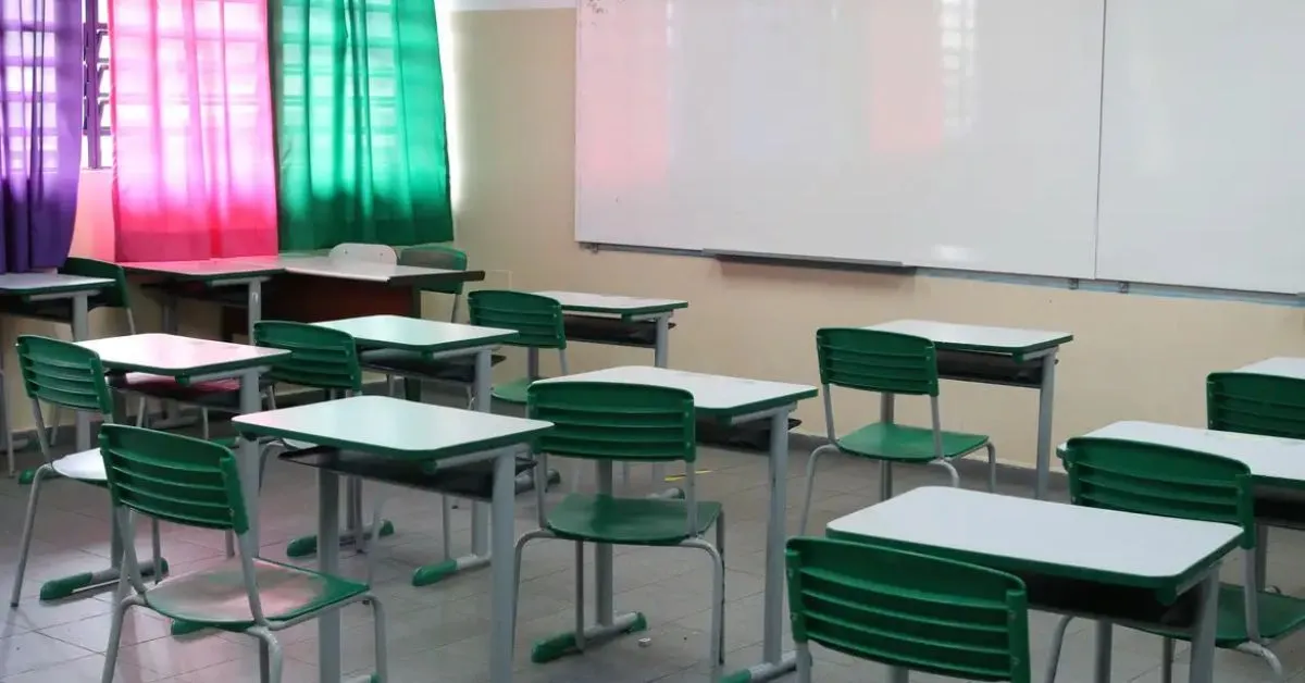 Sala de aula foi palco da "dança da arminha" feita por professora e estudantes em São Paulo