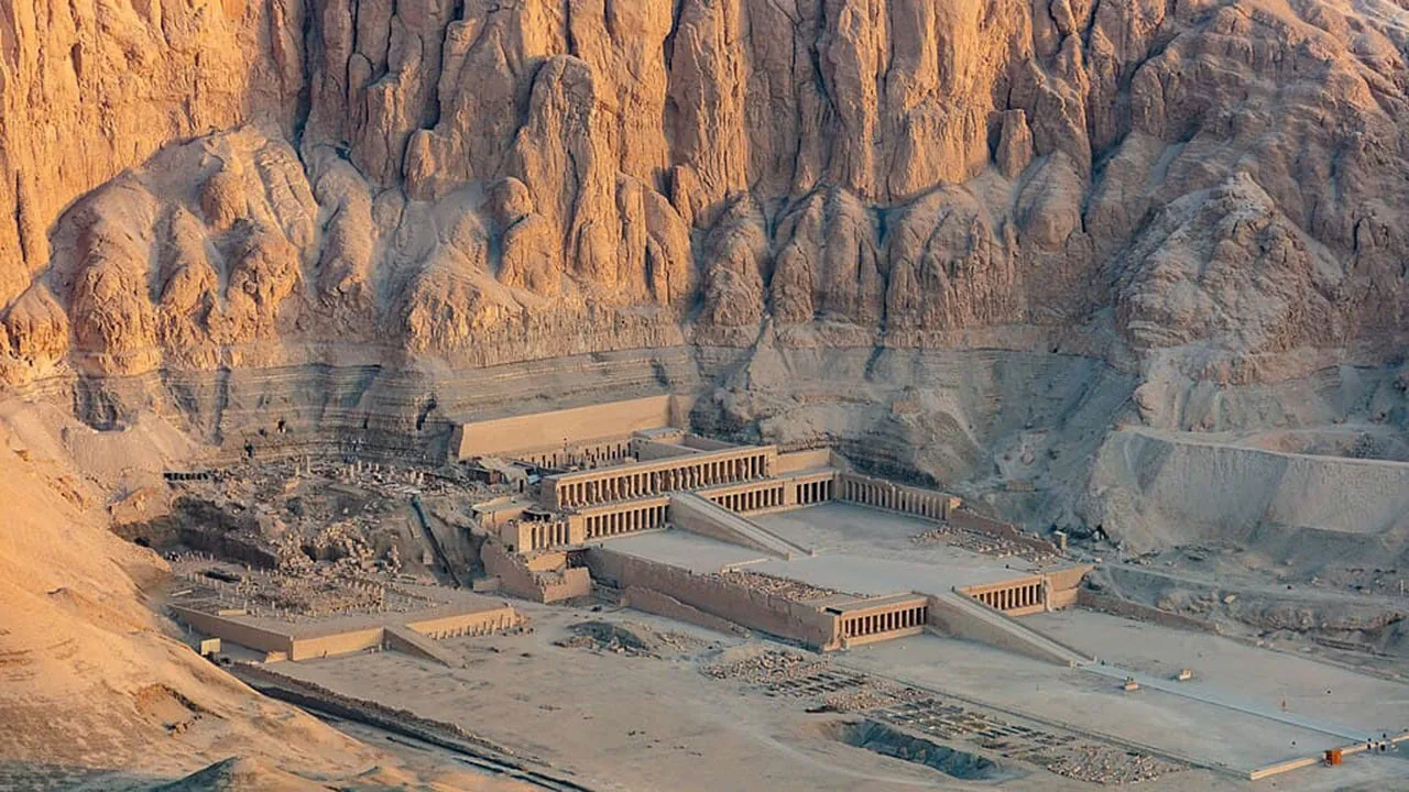 Escavação aconteceu no templo da rainha Hatshepsut