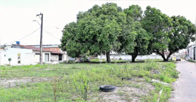 Praça que fica no Conjunto Cristo Redentor aguarda pela revitalização prometida pela Prefeitura