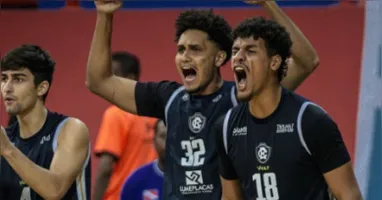 A partida foi marcada por vários erros táticos e algumas jogadas individuais.