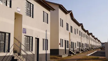 As casas estão enquadradas na modalidade MCMV Entidades, ou seja, são voltadas para famílias de baixa renda.
