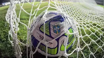 A Operação VAR, da Delegacia do Consumidor, investiga supostas fraudes ocorridas durante a série B do Campeonato Carioca deste ano.