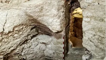 Subterrâneo que teria sido a residência de Jesus