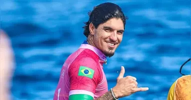 Surfista multicampeão será o responsável pela bandeira quadriculada da etapa da Fórmula 1 de Interlagos.