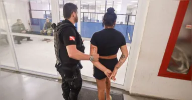 Duas mulheres integrantes de uma organização criminosa que atua no Pará foram presas no complexo da Penha.