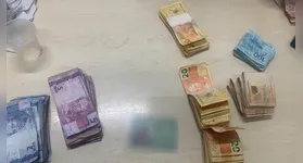 Foram quase R$ 10 mil encontrados com suspeita