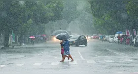 Previsão é de céu nublado e pancadas de chuva isoladas em diversas regiões do país.