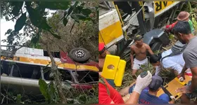 O ônibus escolar havia sido cedido pela prefeitura e seguia ao Parque Memorial Quilombo dos Palmares.