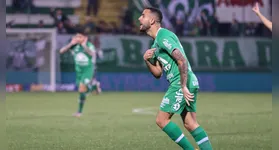 O lateral Marcelinho pode reforçar o Remo depois de ter atuado pela Chapecoense na Série B 2024