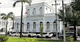 O casarão histórico no Largo da Trindade funciona como sede da OAB desde 1932.