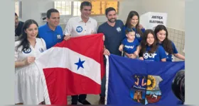 Igor chegou acompanhado do governador Helder Barbalho, da filha Isabela, da esposa Fabíola Normando, de seu vice Cássio Andrade (PSB) e da esposa de Cássio, Vívian Andrade, além de dirigentes da campanha.