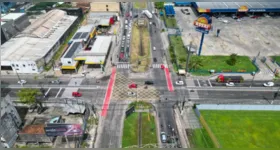 Viaduto na avenida Mário Covas com a avenida Independência.