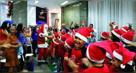 Lançamento ocorreu com as presenças do Papai Noel e de várias crianças. Expectativa é de aumento no número de cartas adotadas.