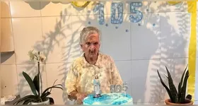 Nascida em Minas Gerais, a idosa comemorou recentemente seus impressionantes 105 anos.