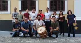 No Instituto Estadual Carlos Gomes (IECG), os alunos e professores mantém viva a história da música através do ensino teórico e prático.