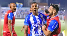 Jean Dias entrou no segundo tempo e marcou o gol da virada bicolor aos 45 minutos do segundo tempo