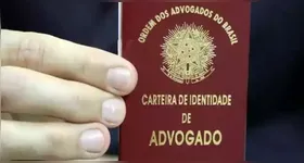 A carteira da OAB permite que o bacharel em direito possa exercer a advocacia