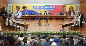 Ministro Camilo Santana assina posse dos reitores eleitores.