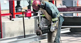 A construção civil impulsionou a geração de empregos na capital, onde as obras se multiplicam.