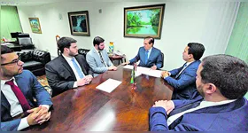 Igor Normando visitou Jader acompanhado pelo vice-prefeito, Cássio Andrade e parte da equipe.