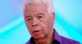 Roque, de 87 anos, ex-assistente de palco de Silvio Santos, precisou ser internado.