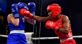 A pugilista brasileira Jucielen venceu a boxeadora inglesa e conquistou a primeira medalha de ouro do dia