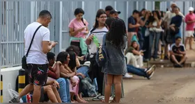 1.925 participantes foram eliminados neste domingo (10), a maioria por uso de aparelhos eletrônicos