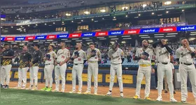 Esli García assistiu ao confronto entre Leones del Caracas e Navegantes de Magallanes, na última quarta-feira (27).