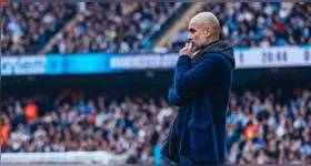 Pep Guardiola acompanha, à beira do campo, mais um resultado negativo do City em 2024.