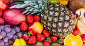 Veja quais são as 5 frutas consideradas mais saudáveis e seus benefícios.