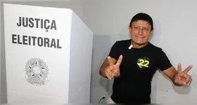 Éder Mauro vota no Colégio Almirante Tamandaré, em Belém.