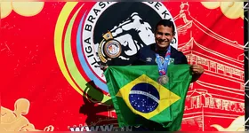 Renan Felizardo conquistou a medalha e ainda foi homenageado por sua história no esporte