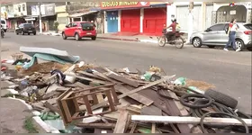 Cenário é preocupante frente a falta da coleta de lixo e entulho no bairro