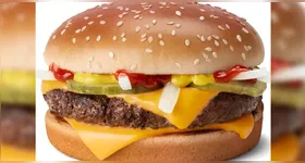 Surto da bactéria E. coli ou Escherichia coli estaria  relacionado ao sanduíche Quarteirão, da rede McDonald’s.